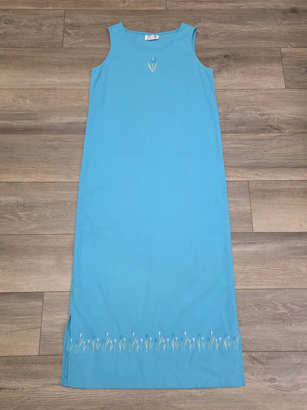 Teddi Turquoise Sleeveless Maxi Dress with White Floral Detail Size Small